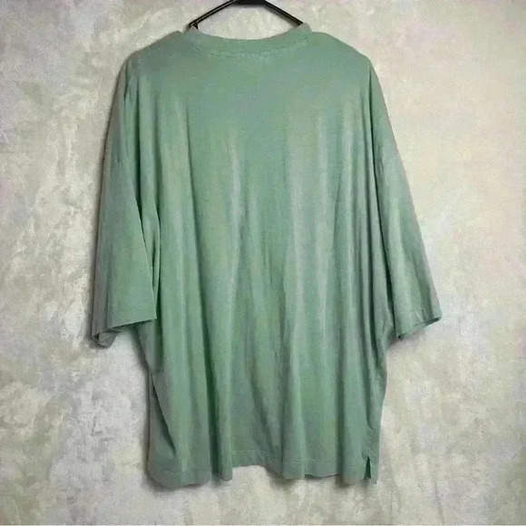 Green Shirt - Picture 2 of 3